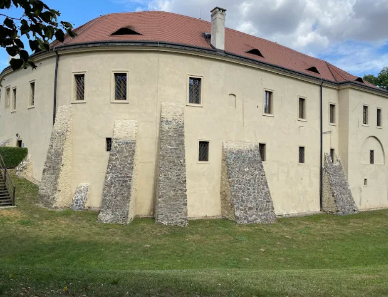 Zámek Roztoky, Czech Republic (Czechia)